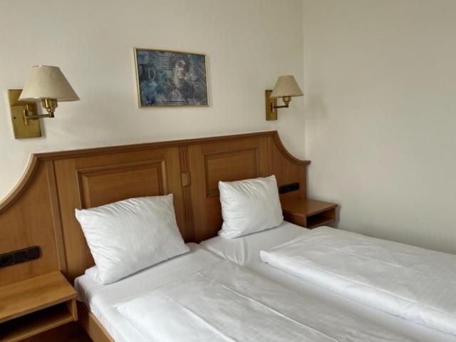 Hotel Roemischer Kaiser เทรียร์ ภายนอก รูปภาพ
