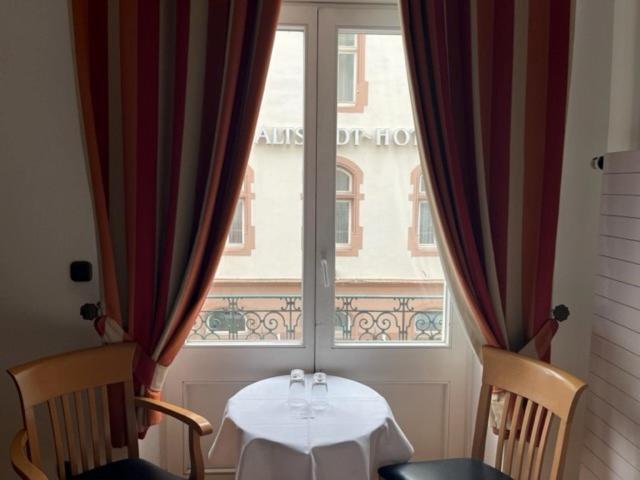 Hotel Roemischer Kaiser เทรียร์ ภายนอก รูปภาพ